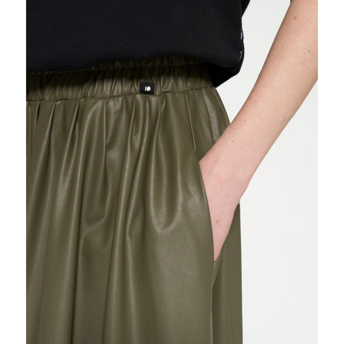 leather look pleated skirt sage – Bild 2