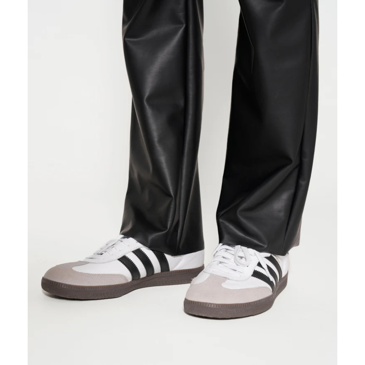 leather look flared pants – Bild 2