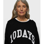 statement sweater knit