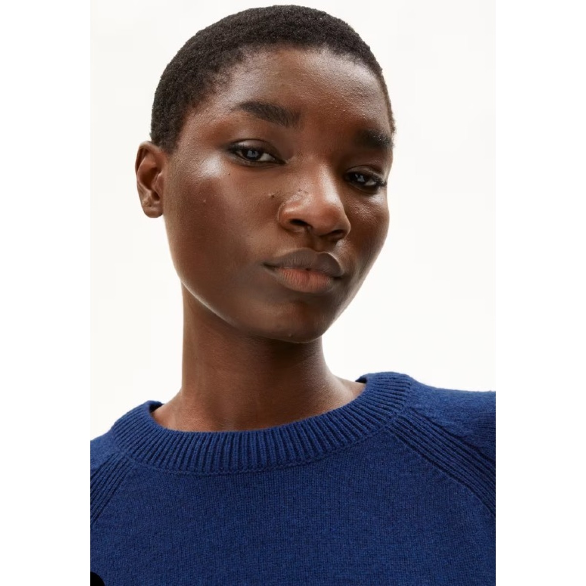 DILIRIAA REGLANA Pullover aus recyclem Woll Mix – Bild 3